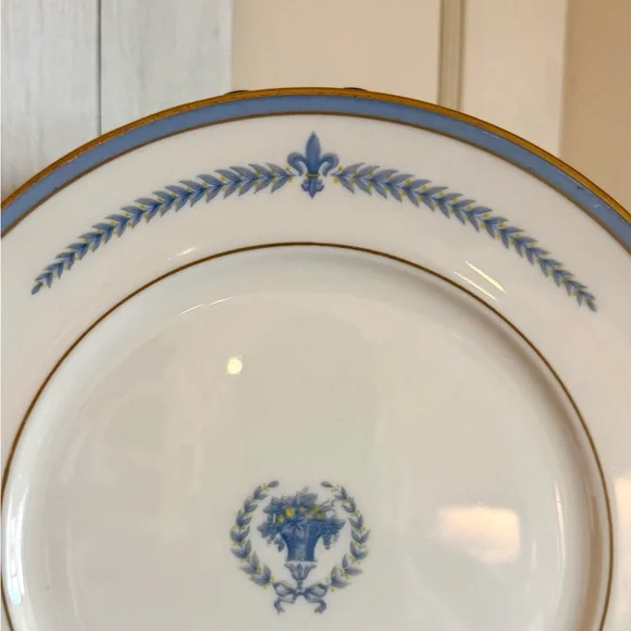 Vintage Set/2 Lamberton Ivory China, “Puritan” Dinner Plates,Fleur de Lis,10.38” - Picture 8 of 11